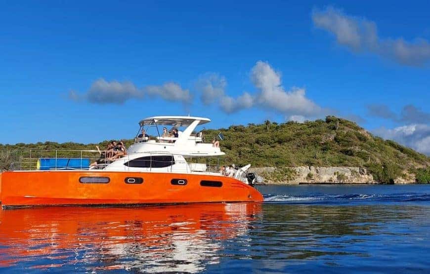 Comfortable Boat to Klein Curacao