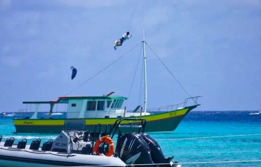 Kitesurfing on Klein Curacao