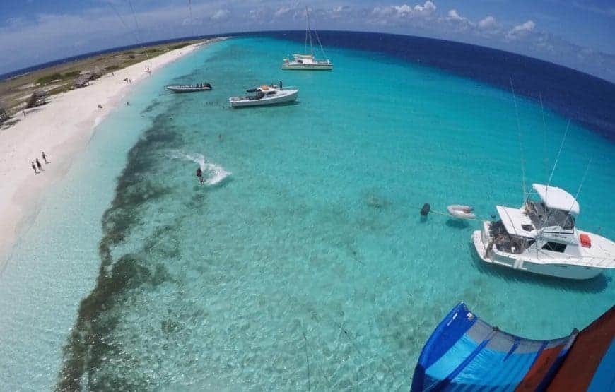 Kitesurfing on Klein Curacao