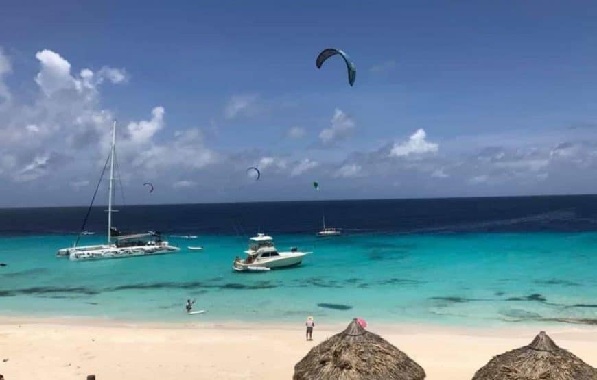 Kitesurfing on Klein Curacao