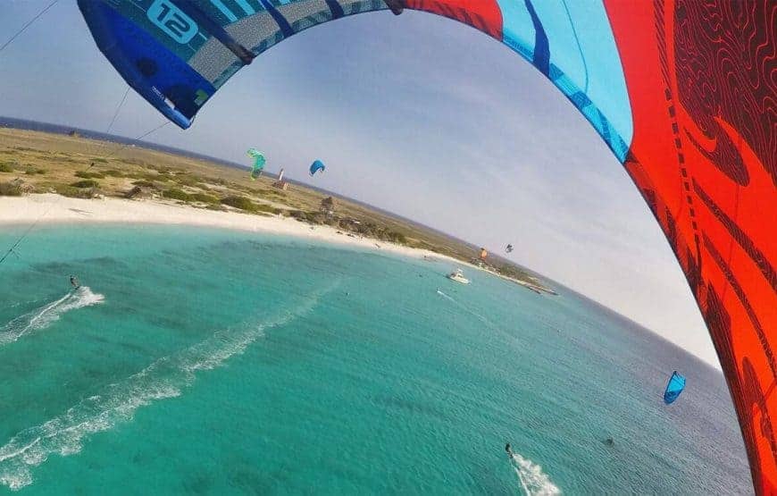 Kitesurfing on Klein Curacao