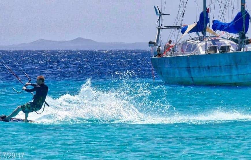 Kitesurfing on Klein Curacao